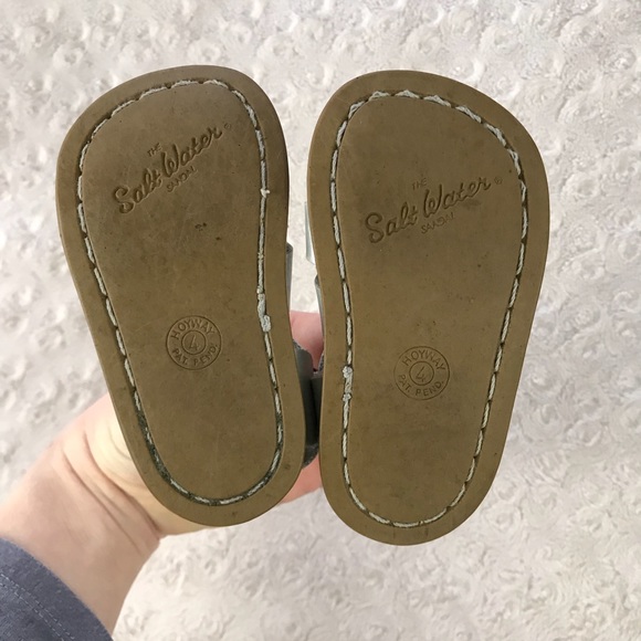 Salt Water Sandals Silver Baby Girl Size 4 - Picture 4 of 8